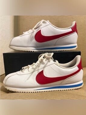☄️Nike Cortez Leather Sneakers - Size 8.5 Women’s/7 Youth